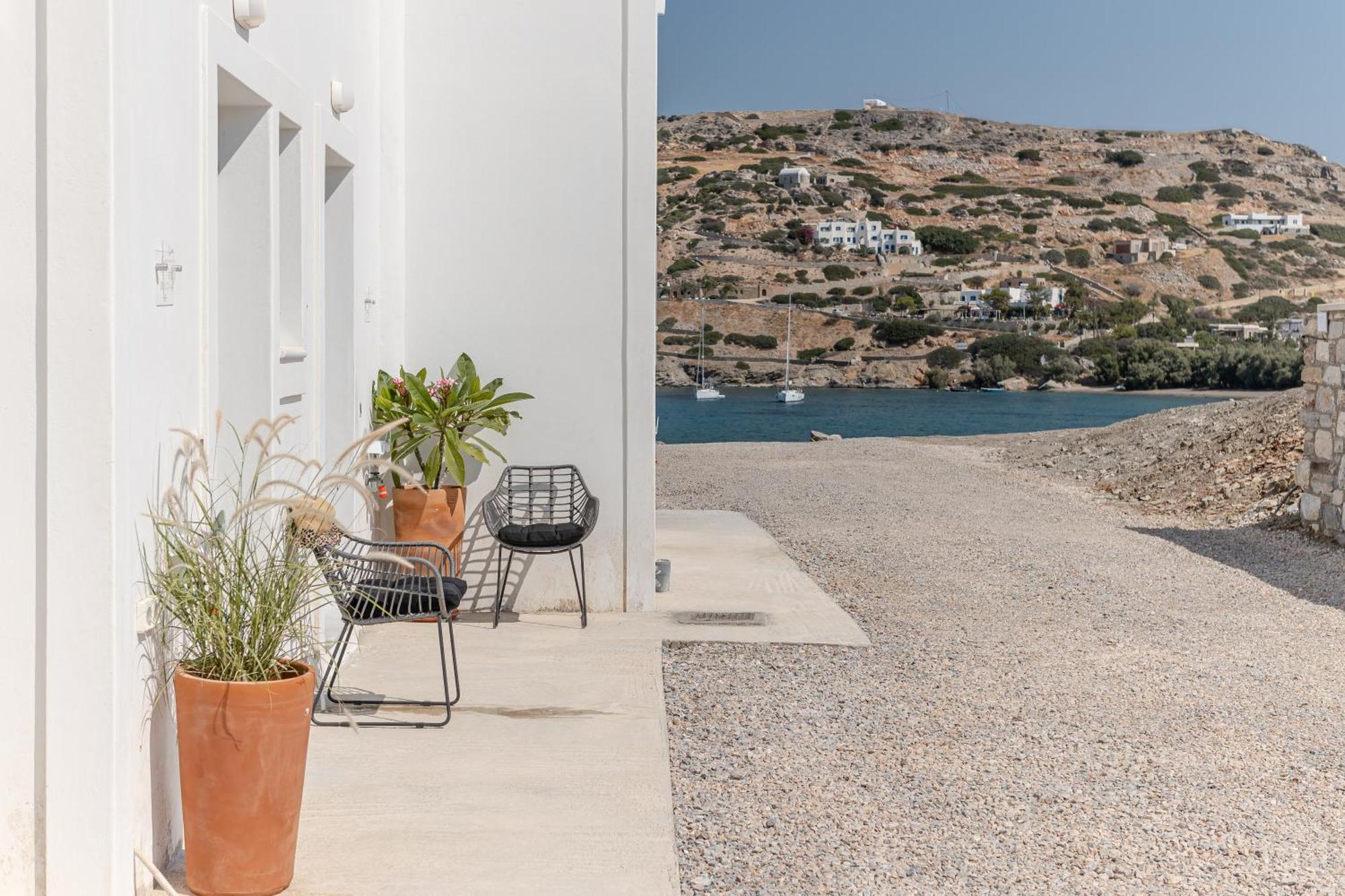 Porto Dema Luxury Suites Schoinoussa Exterior foto