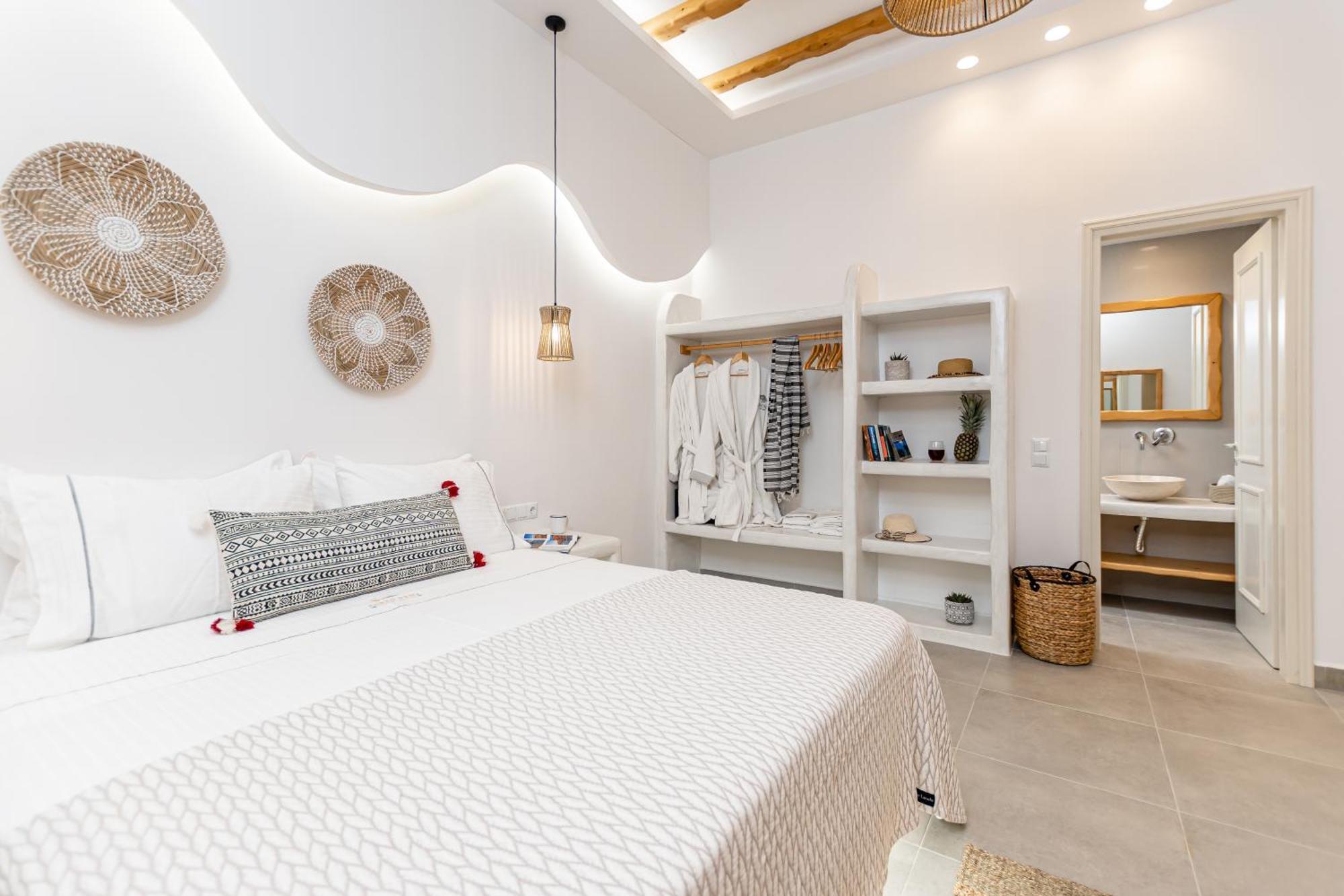 Porto Dema Luxury Suites Schoinoussa Exterior foto