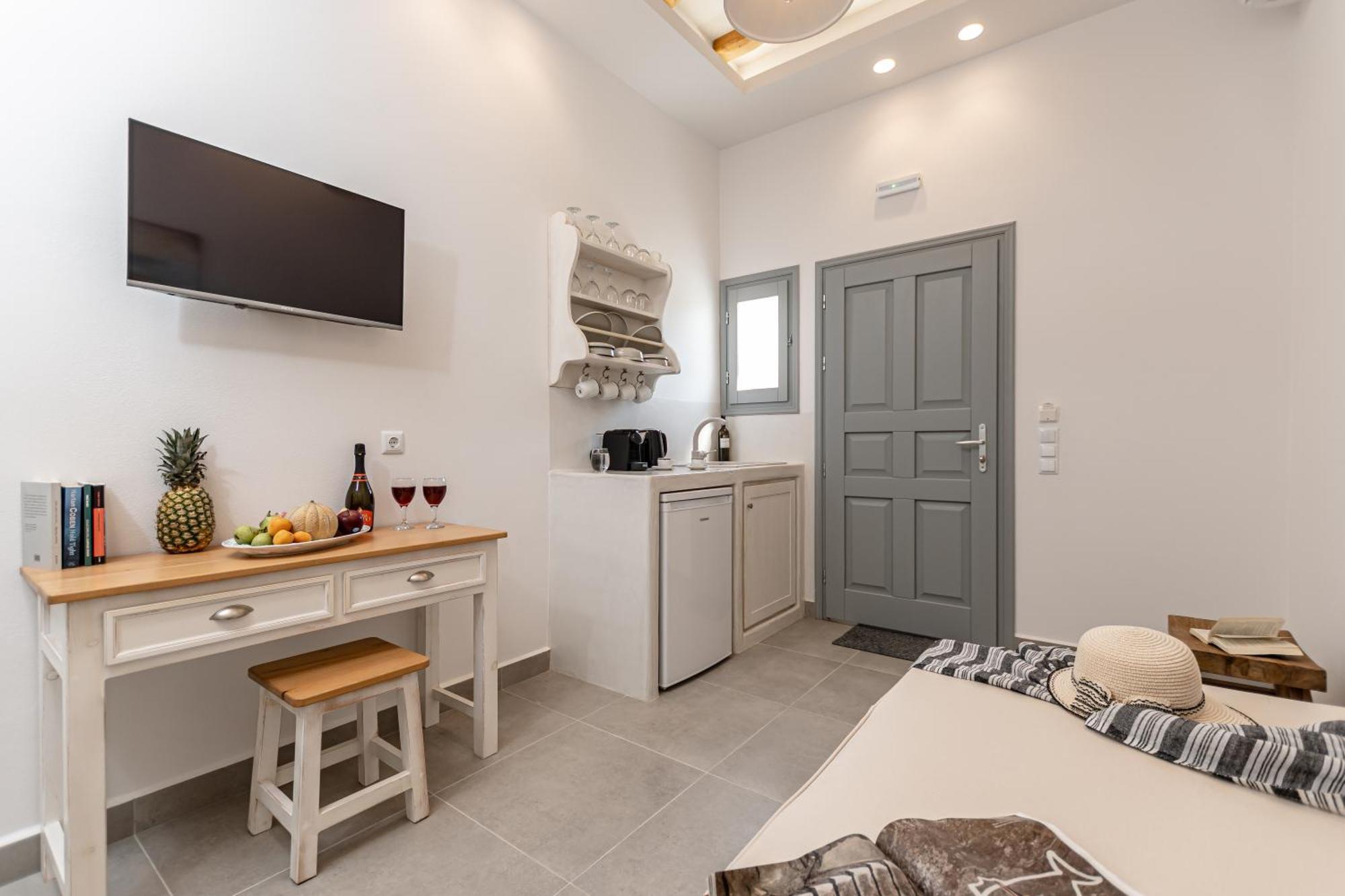 Porto Dema Luxury Suites Schoinoussa Exterior foto