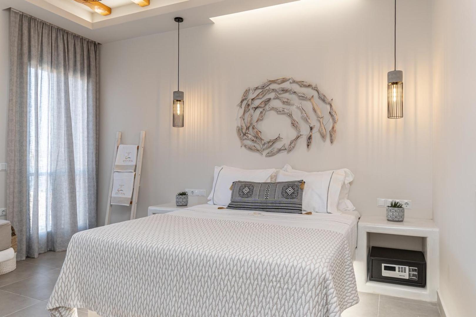 Porto Dema Luxury Suites Schoinoussa Exterior foto