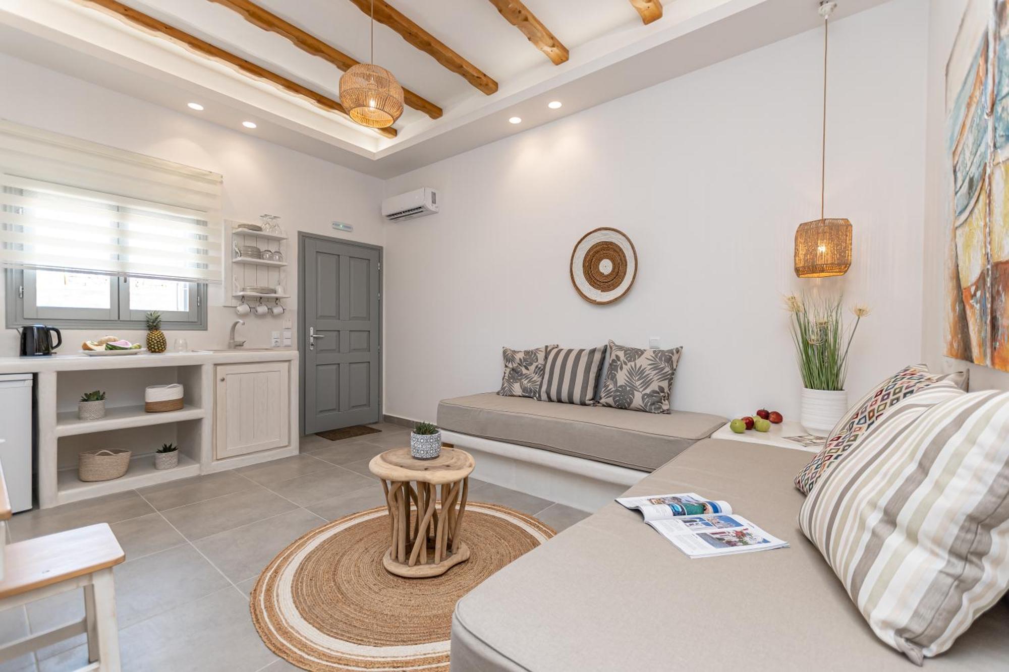 Porto Dema Luxury Suites Schoinoussa Exterior foto