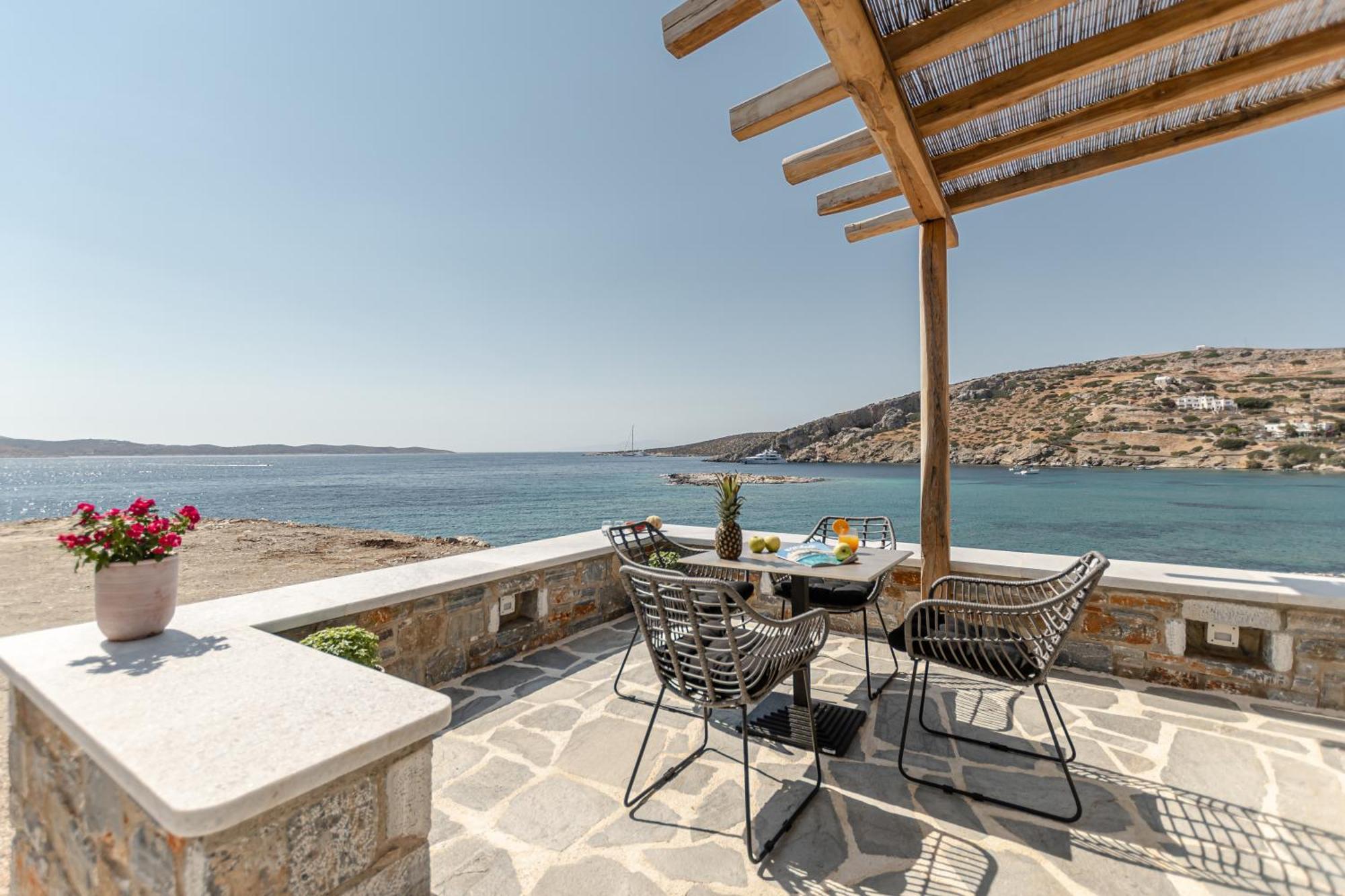 Porto Dema Luxury Suites Schoinoussa Exterior foto